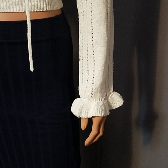 Cute & sexy key hole knitted  AUTUMN top - Picture 5 of 8